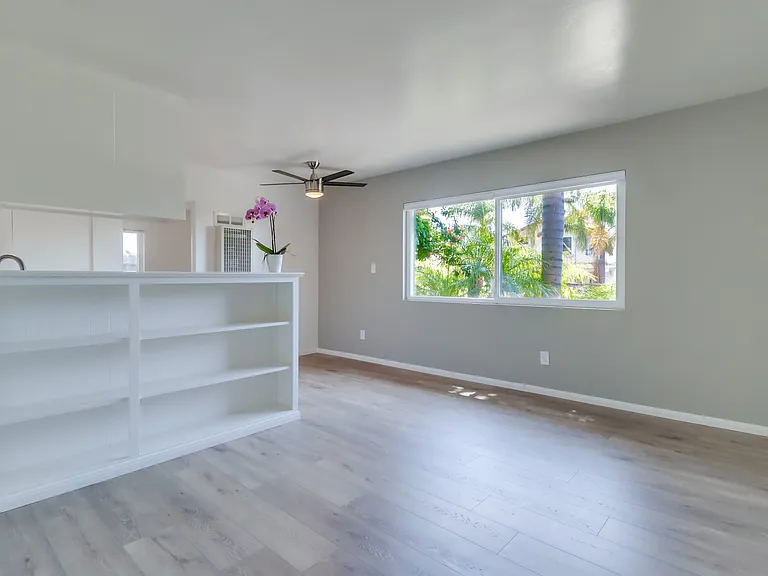 1024 Turquoise St #A — Photo 8