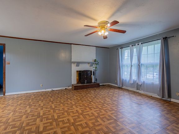 3rd image of 1585 Freestone Dr