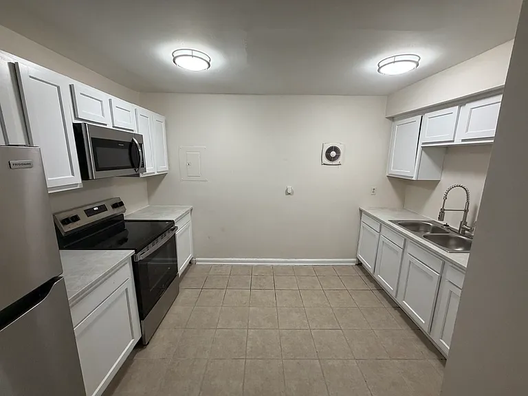700 Kecoughtan Rd #C — Photo 4