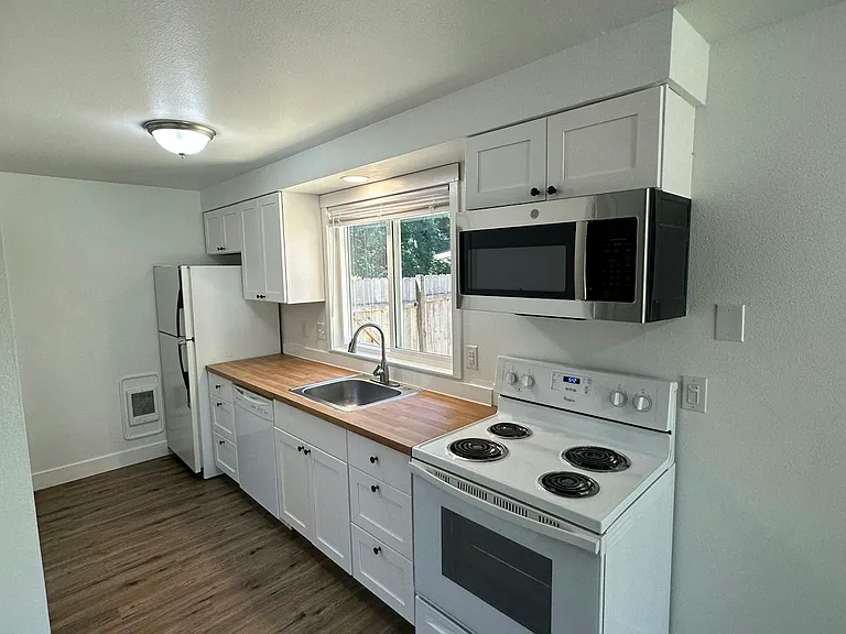 605 Andrew St #A — Photo 4