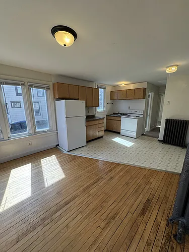 629 E 1st St #1 Photo 1