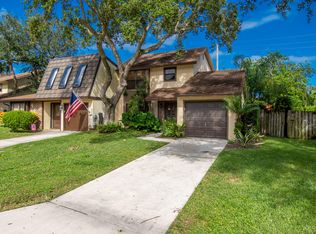 1078 Raintree Ln, Palm Beach Gardens, FL 33410