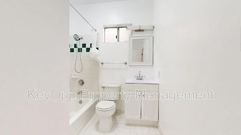 1 bed, 1.0 bath, 667 sqft, $4,250 — Photo 4