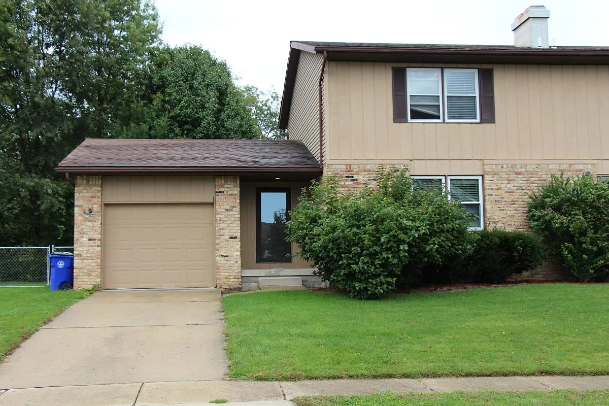 3628 Meadowview Ct photo 1