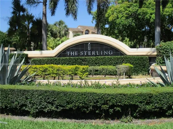 1104 Glenmoor Dr #1104, West Palm Beach, FL 33409