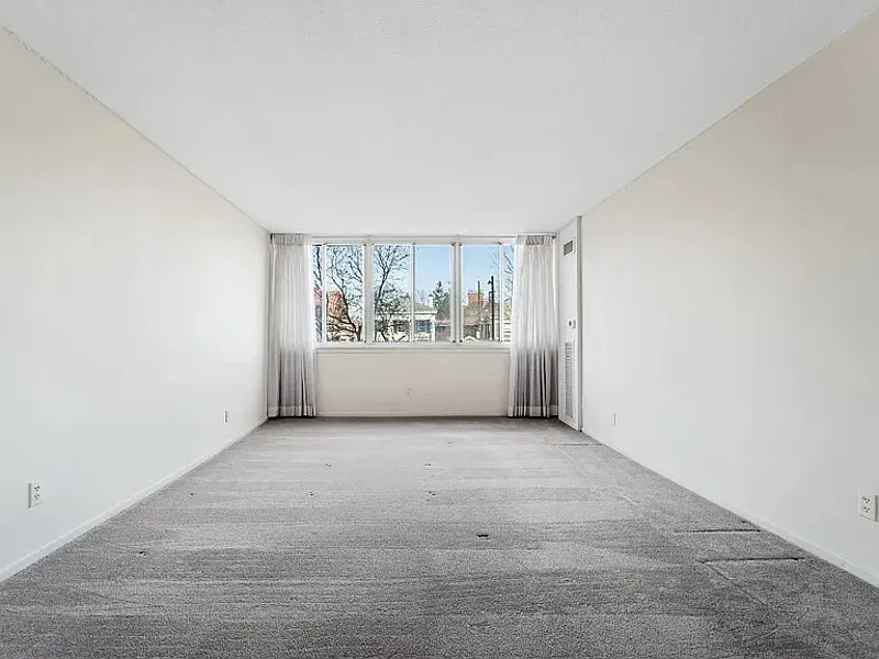 1 bed, 2.0 bath, 925 sqft, $1,380 — Photo 4