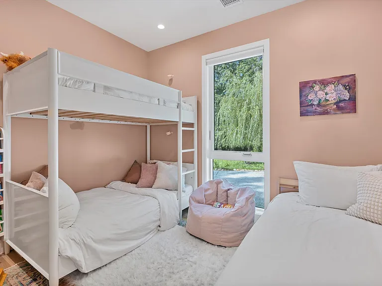 6710 Soundview Ave — Photo 16