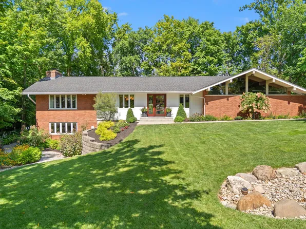 140 Rossmoyne Dr, Crestview Hills, KY 41017