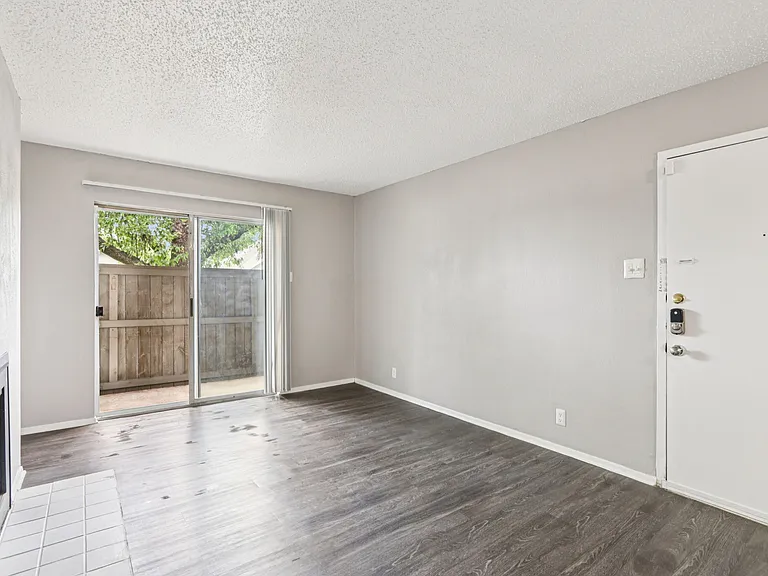 B1 - 2BD, 2BA - 920SF - Living Room