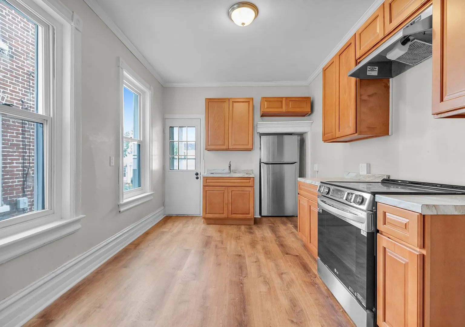 Welcome to 325 1/2 N Franklin Street! — Photo 1