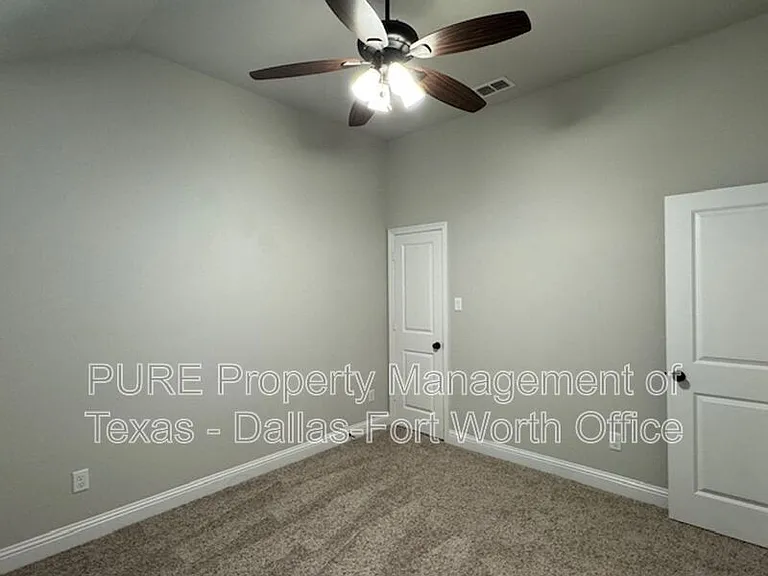 1612 Town Creek Cir — Photo 44