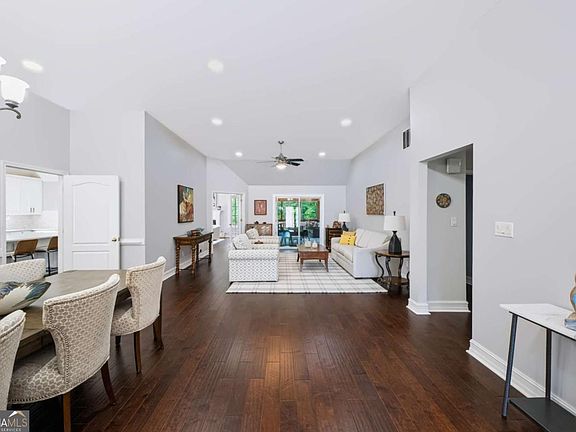 5th image of 637 Glen Valley Way