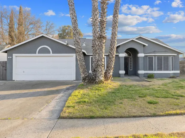 725 Naples St, Lemoore, CA 93245