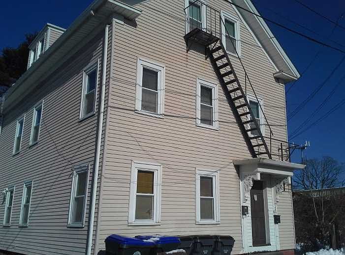 2nd image of 209 Swan St
