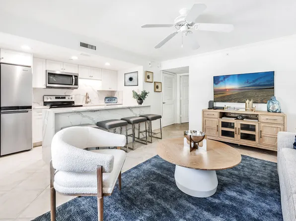 480 5th St S Unit 104, Naples, FL 34102