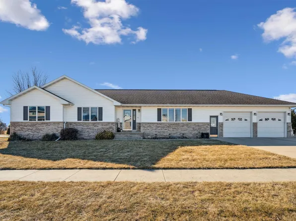 808 Sal Ave, Dunkerton, IA 50626