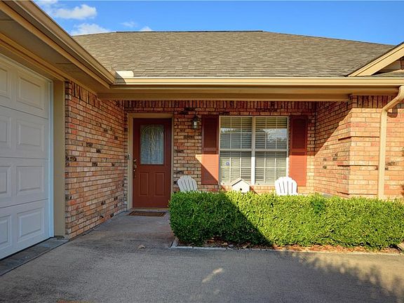 4th image of 604 Hanover Dr