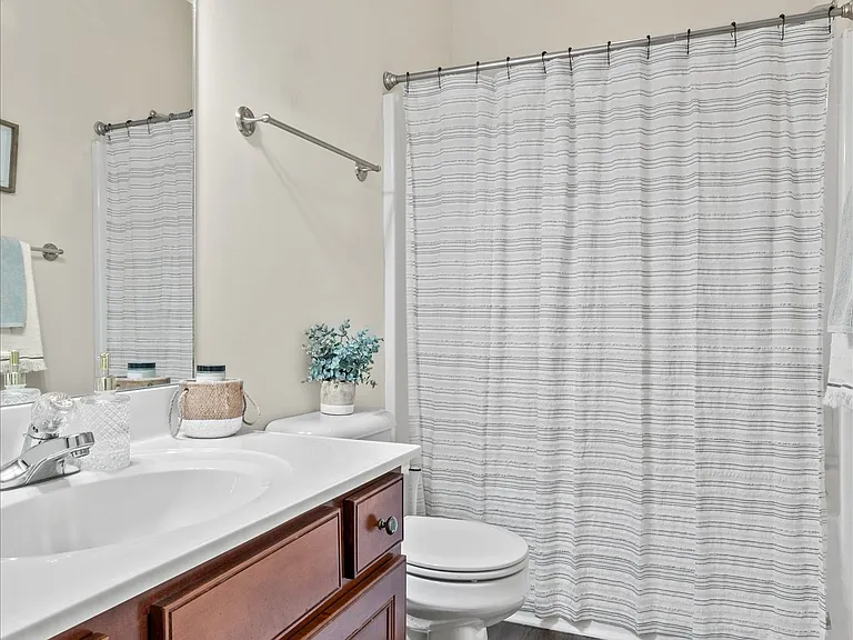 2537 Sun Seeker Ct — Photo 18