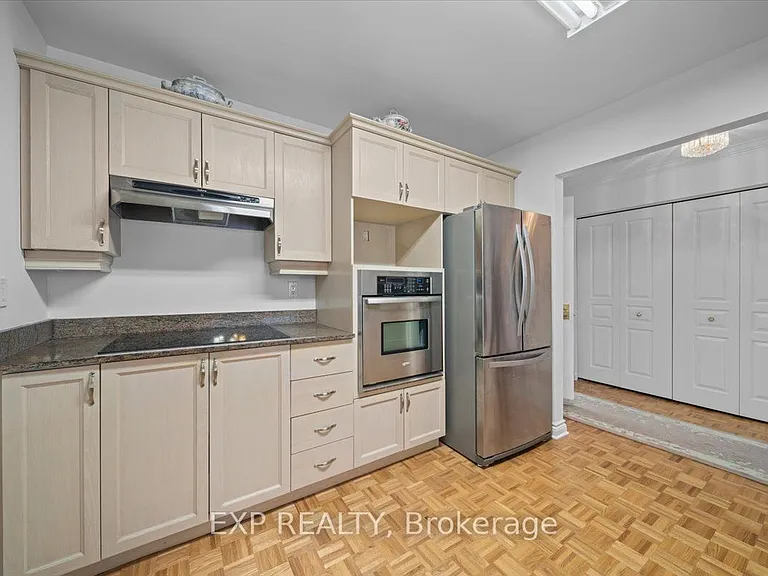 469 Church St #18 — Photo 9