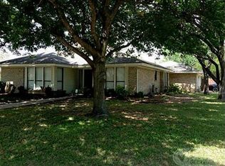1800 Yorkstown Dr, Ennis, TX 75119