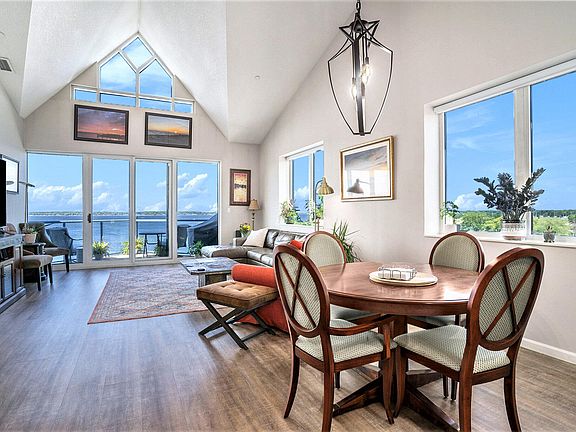 5th image of 2964 Lakeshore Dr Unit E601