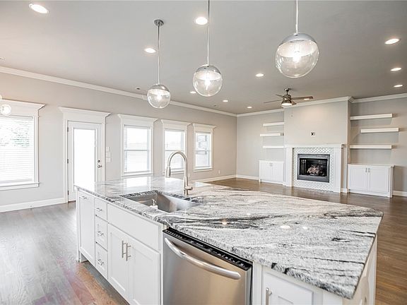 3rd image of 5506 W Lakewood Dr