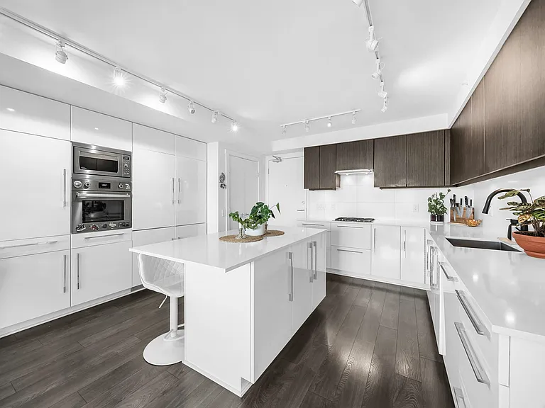 188 Agnes St #1103 — Photo 5