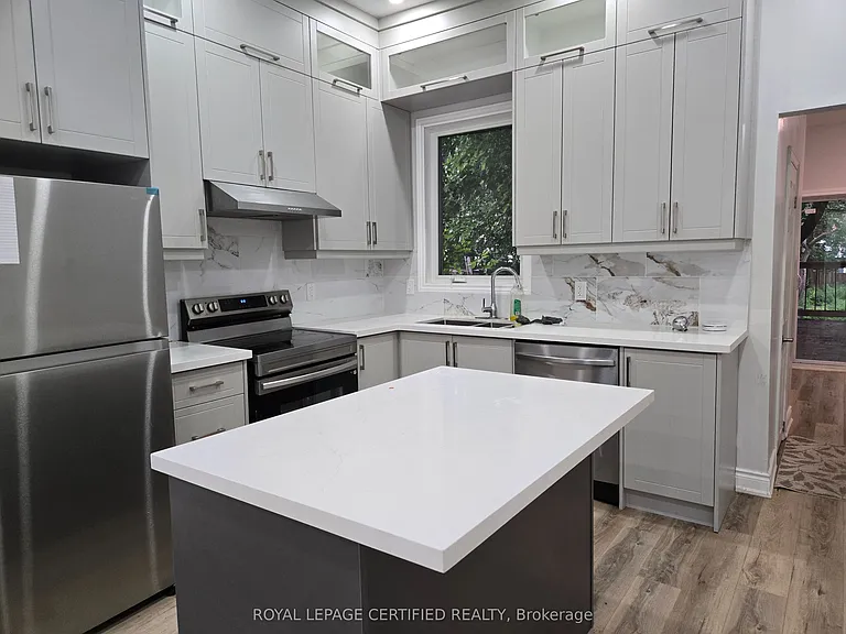 195 Picton St E — Photo 6