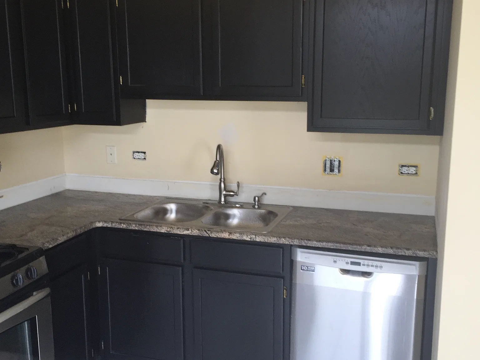 2 bed, 2.5 bath, 1300 sqft, $2,250 — Photo 3