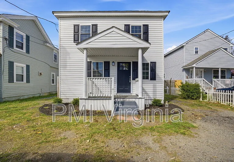 307 N 4th St — Photo 1