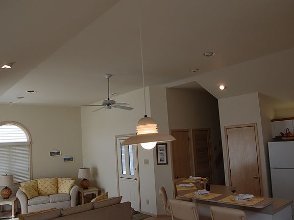 3rd image of 4424 Asbury Ave
