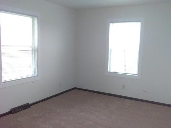 3rd image of 5916 146th Ave