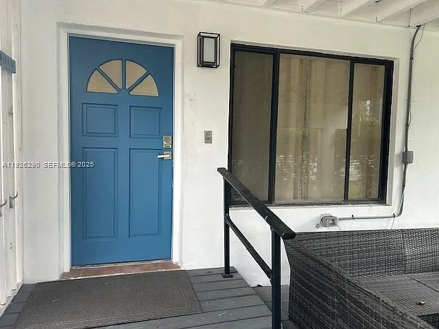 245 189th Ter — Photo 3