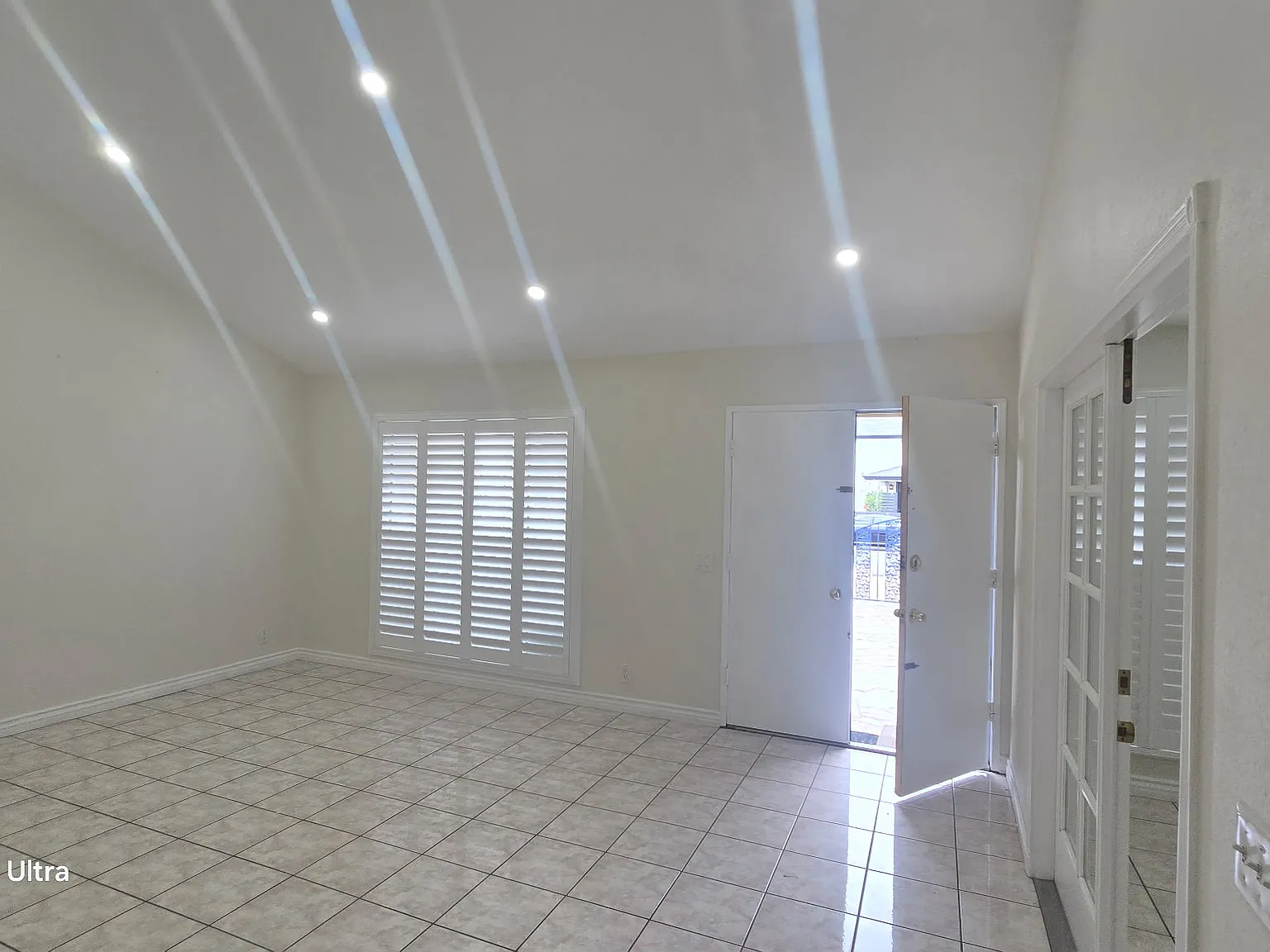 3 bed, 1554 sqft, $4,900 — Photo 3