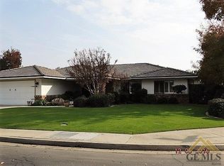 9209 Campus Park Ct, Bakersfield, CA 93311