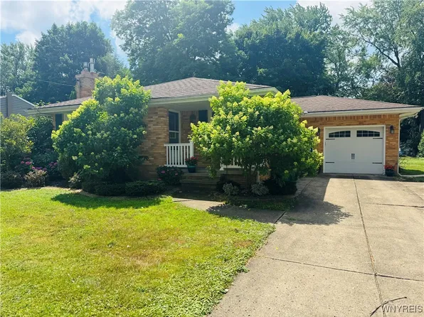 61 Euclid Ave, Hamburg, NY 14075