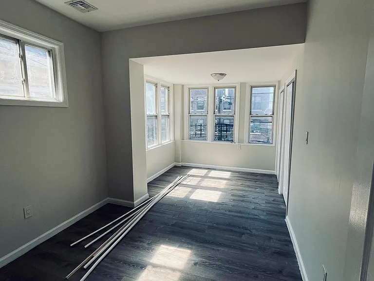182 Bergen Ave #1 — Photo 4