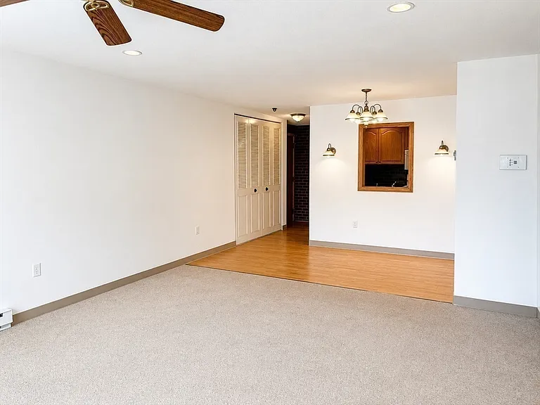 25 Greentree Ln #43 — Photo 9