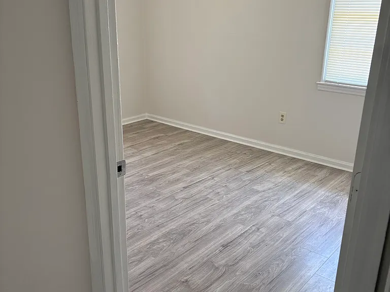 2139 & 2139-1/2 Mississippi Ave #1 — Photo 10