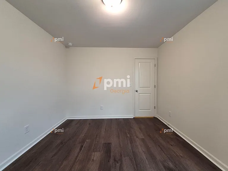 1081 Coldwater Dr — Photo 15