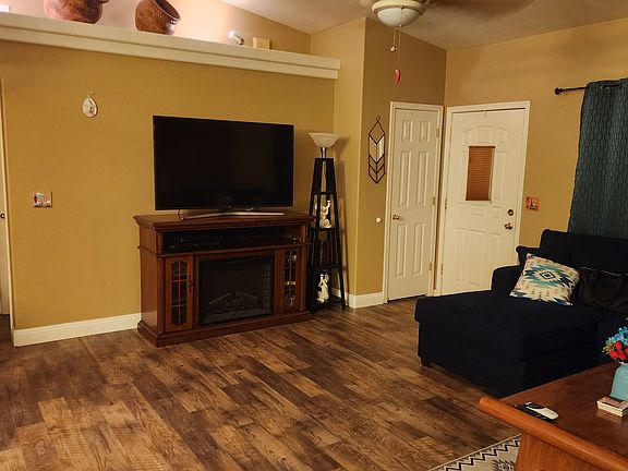 2nd image of 1711 Peachblossom Dr