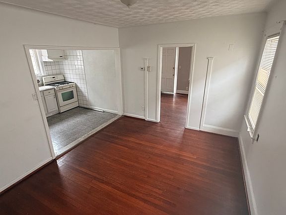 3rd image of 14435 224th St Floor 1