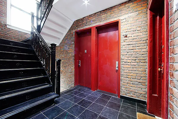 Rented by R New York | media 8