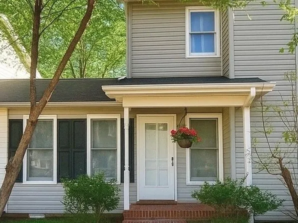 430 W Morehead St, Eden, NC 27320
