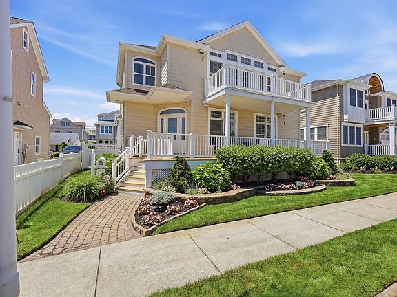 4th image of 8 N 34th Ave