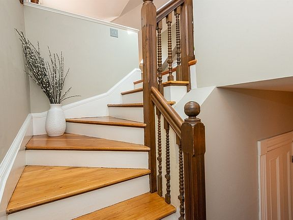 4th image of 396 Essex St #3