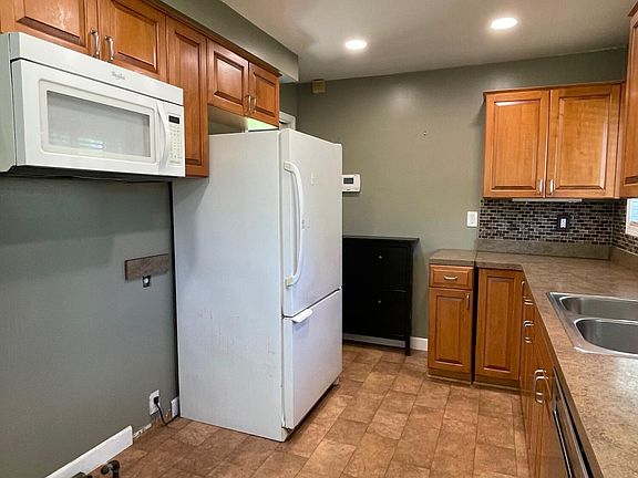 5th image of 8349 Roselawn St