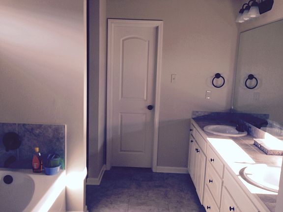 4th image of 15030 Cross Gate Dr