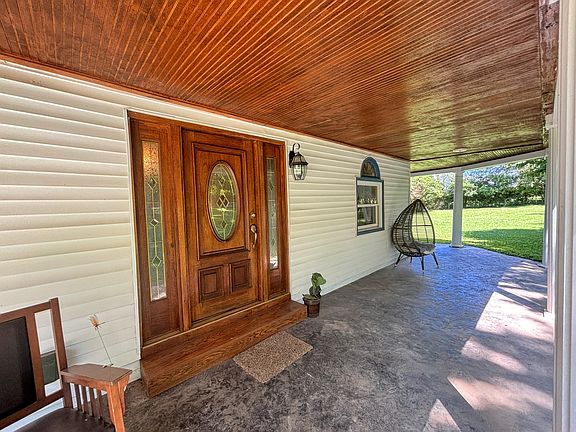 5th image of 3788 Rich Rd