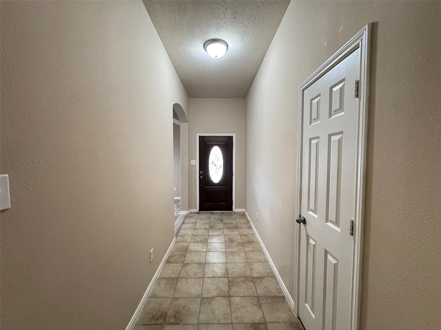 3 bed, 2.0 bath, 1731 sqft, $2,180 — Photo 4
